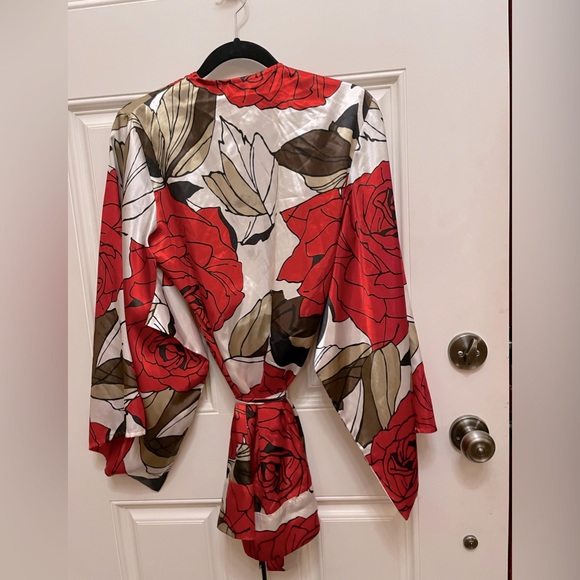 La Senza Small-Medium Kimono Style Robe with large Rose & Leaf print mini length - Picture 4 of 7